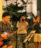 Abo Asbak Band Hibur Puluhan Anak Muda Belanda di Hongkong