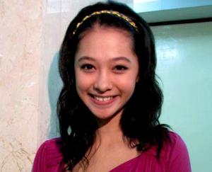 Poppy Bunga Tentang Kesurupan
