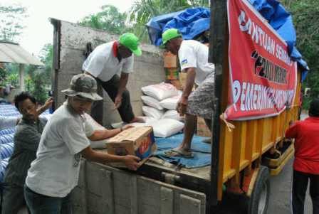 Cinta Untuk Merapi Penyaluran Bantuan Cinta Untuk Merapi