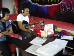 lets-play-live-interview-phoner-radio-nagaswara-fm-bogor-radiotemen-10-mei-2011-08