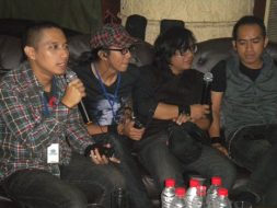 live-launching-brand-new-storm-bns-live-radio-nagaswara-fm-bogor-radiotemen-interview-studio-2-the-rain-3
