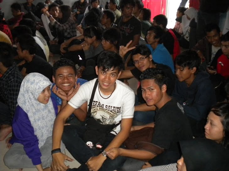 Live Temen Radio bareng Thito dan d'Morgen Live Temen Radio bareng Thito dan d'Morgen