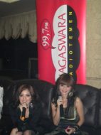 nagaswara-fm-live-launching-album-tqla-11-mei-2011-interview-t2-studio-2-01