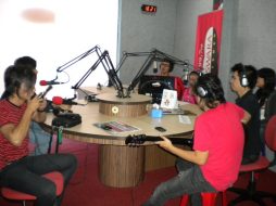 photo-govinda-phoner-di-nagaswara-fm-03-mei-2011-16