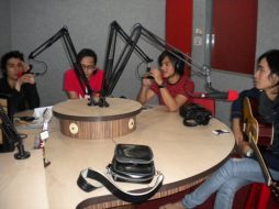 photo-govinda-phoner-di-nagaswara-fm-03-mei-2011-22