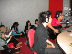 photo-govinda-phoner-di-nagaswara-fm-03-mei-2011-30