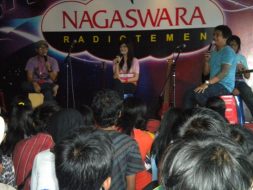 photo-live-temen-radio-souqy-audrey-08-mei-2011-radio-nagaswara-fm-bogor-radiotemen-05