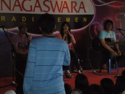 photo-live-temen-radio-souqy-audrey-08-mei-2011-radio-nagaswara-fm-bogor-radiotemen-19