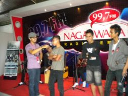 photo-live-temen-radio-souqy-audrey-08-mei-2011-radio-nagaswara-fm-bogor-radiotemen-35