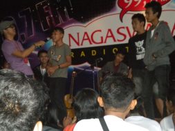 photo-live-temen-radio-souqy-audrey-08-mei-2011-radio-nagaswara-fm-bogor-radiotemen-36