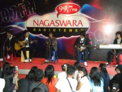 photo-live-temen-radio-souqy-audrey-08-mei-2011-radio-nagaswara-fm-bogor-radiotemen-39