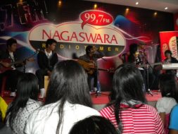photo-live-temen-radio-souqy-audrey-08-mei-2011-radio-nagaswara-fm-bogor-radiotemen-44