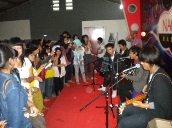 Photo Live Temen Radio SouQy Audrey 08 Mei 2011