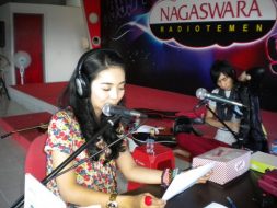 photo-nuri-maulida-phoner-interview-09-mei-201-radio-nagaswara-fm-bogor-radiotemen-12
