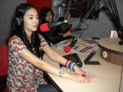 photo-nuri-maulida-phoner-interview-09-mei-201-radio-nagaswara-fm-bogor-radiotemen-38