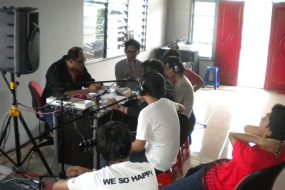 photo-we-so-happy-phoner-di-nagaswara-fm-02-mei-2011-bogor-radiotemen-13