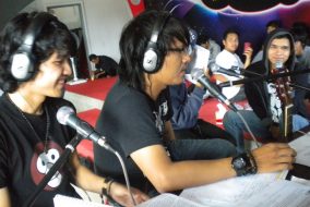 souqy-phoner-dan-live-interview-radio-nagaswara-fm-bogor-radiotemen-05-april-2011-07