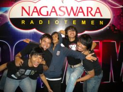 souqy-phoner-dan-live-interview-radio-nagaswara-fm-bogor-radiotemen-05-april-2011-13