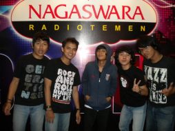 souqy-phoner-dan-live-interview-radio-nagaswara-fm-bogor-radiotemen-05-april-2011-24
