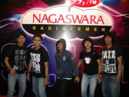 souqy-phoner-dan-live-interview-radio-nagaswara-fm-bogor-radiotemen-05-april-2011-27