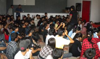 thito_live_temen_radio_nagaswara_fm_radiotemen_bogor_01_mei_2011_14
