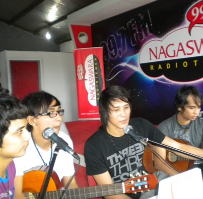 Papinka di Temen Request Malam Nagaswara FM Papinka di Temen Request Malam Nagaswara FM