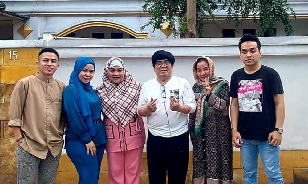 Donny Boy Lebaran Merasa Kurang Tanpa Mendiang Ibu