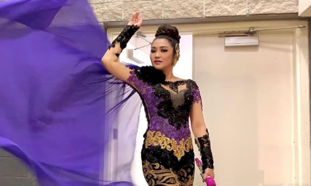 Di Luar Negeri Fitri Carlina Susah Ngontrol Berat Badan Di Luar Negeri Fitri Carlina Susah Ngontrol Berat Badan