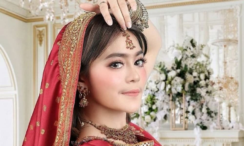 Mimie Fhara Hadir Untuk Hibur Warga Karawang