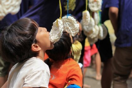 Asal Mula Lomba Makan Kerupuk Asal Mula Lomba Makan Kerupuk