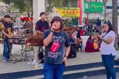 Ato Angkasa Nyanyi Bareng Pengamen Malioboro