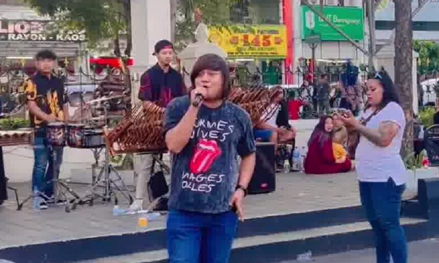 Ato Angkasa Nyanyi Bareng Pengamen Malioboro