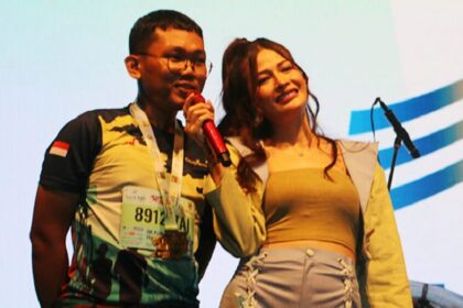 Hesty Klepek Klepek Goyang di Festival Bekasi Hesty Klepek Klepek Goyang di Festival Bekasi