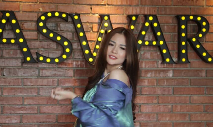 Hesty Nyanyi Lagu Klepek Klepek untuk Bocah