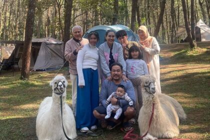 Ratu Meta Bahagia dengan Keluarga Barunya