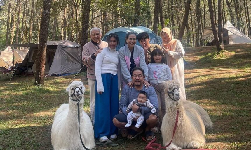 Ratu Meta Bahagia dengan Keluarga Barunya