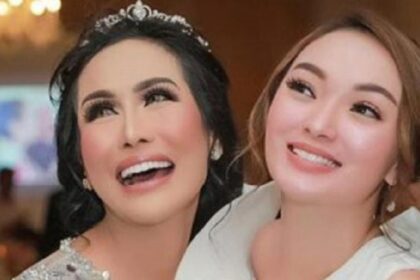 Ratu Meta Kenang 17an Bereng Zaskia Gotik Ratu Meta Kenang 17an Bereng Zaskia Gotik