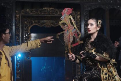 Tokoh Penghasut di Klip Terbaru Siti Badriah