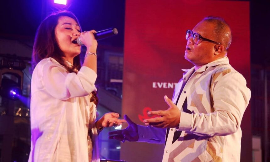 Ingga Nervous Ditarik Badai Nyanyi Bareng