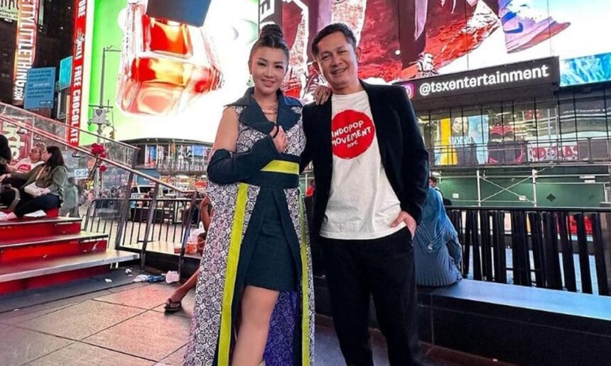 Sang Suami Sebagai Teman Berjuang Fitri Carlina