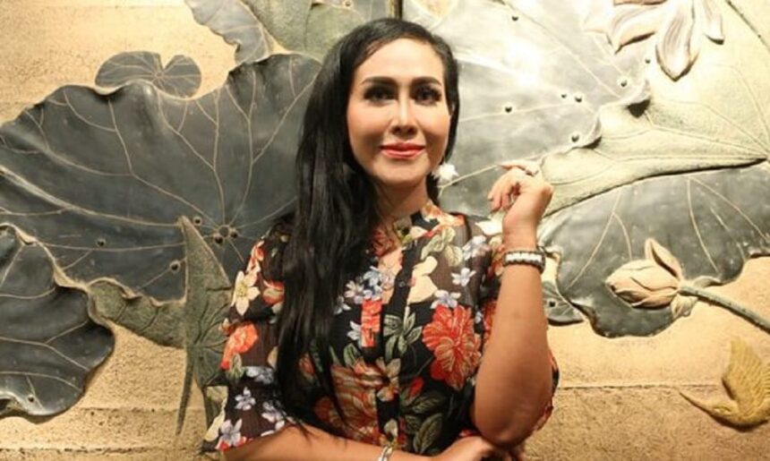 Batik bagi Ratu Meta Seperti Musik, Wajib Dikoleksi