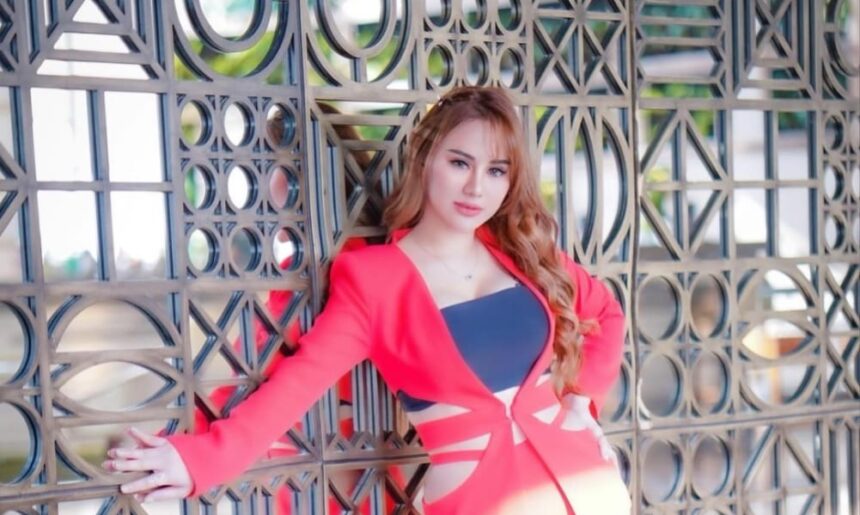 Kenapa Resty Ananta Suka Tampil Seksi ?