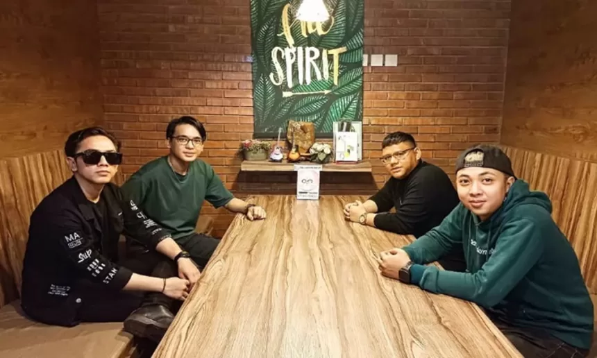 Luvia Band Sempat Dikira Band Malaysia