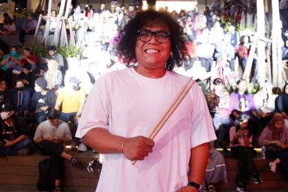 Obot Drumer Zivilia Berjuang Bersama Luvia Band Obot Drumer Zivilia Berjuang Bersama Luvia Band