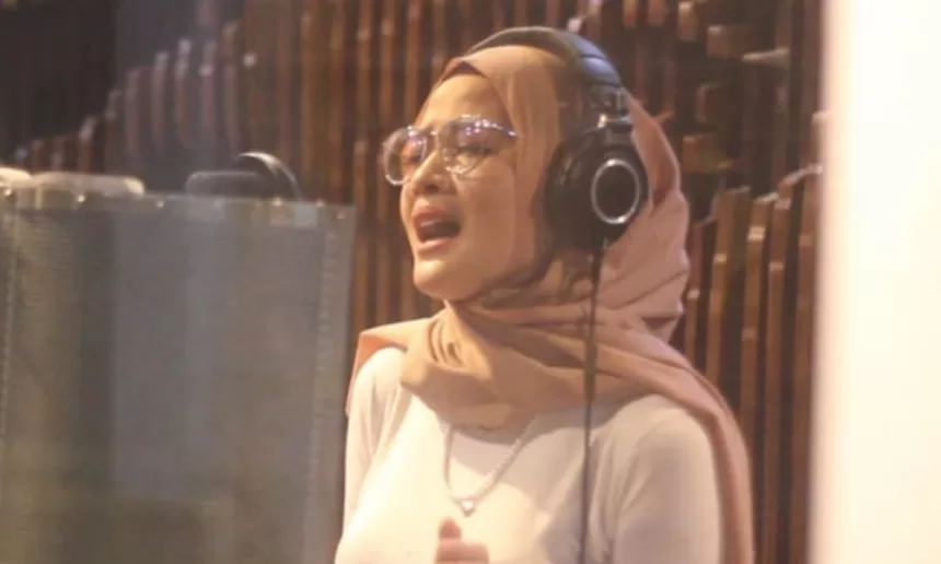 Hesty Berhijab Dapat Pujian dan Doa Netizen