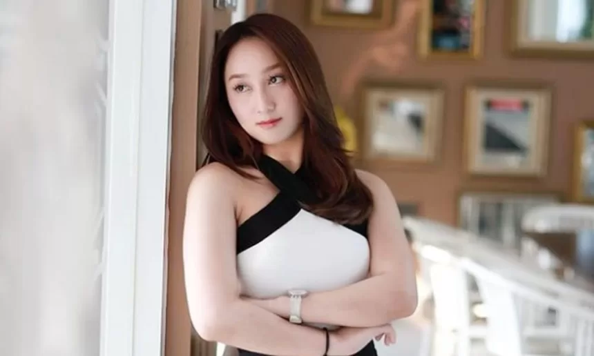 Sandrina Harus Perfect Depan Kamera