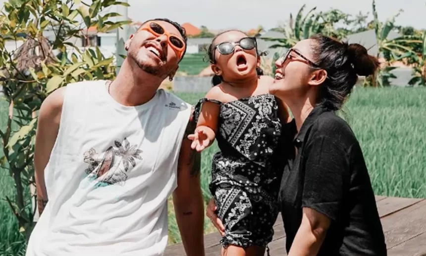 Siti Badriah Foto Momen Indah Sekeluarga