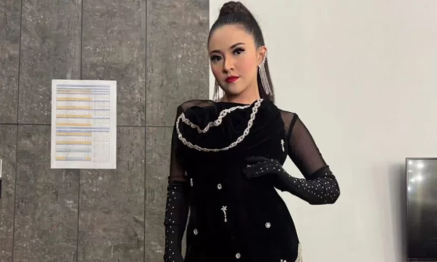 Baby Shima Duet dengan Thomas Arya di Konser
