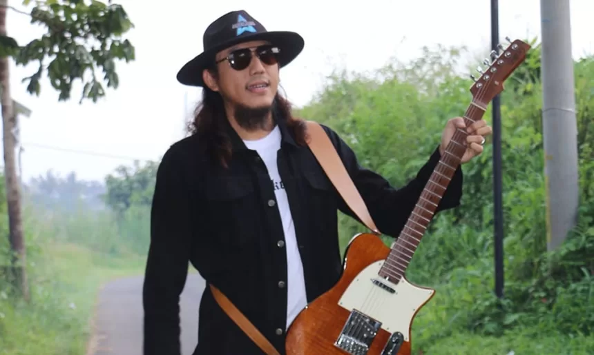 Rizki Angkasa Band Selalu Pakai Topi Koboi