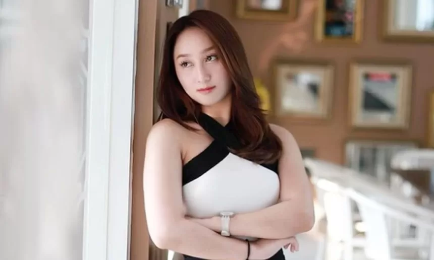 Sandrina Sarankan Jangan Golput Sandrina Sarankan Jangan Golput